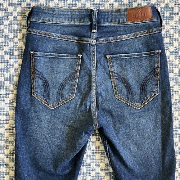 Hollister Women’s 24x30 Highrise Super Skinny Stretch Dark Washed Blue Jeans - Picture 4 of 10